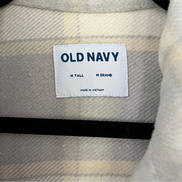 Old Navy plaid shacket - Picture 4 of 5